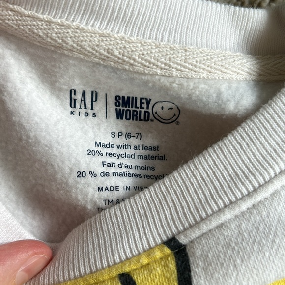 Gap Smiley World Crewneck - Picture 2 of 4